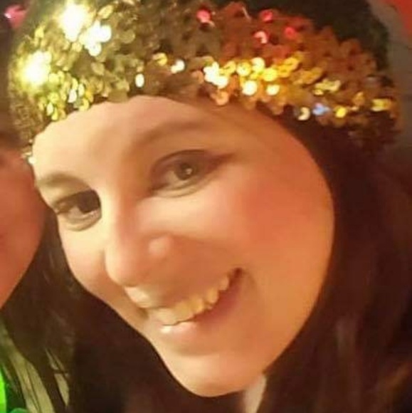 Meet your Posher, Heather - Picture 2 of 6